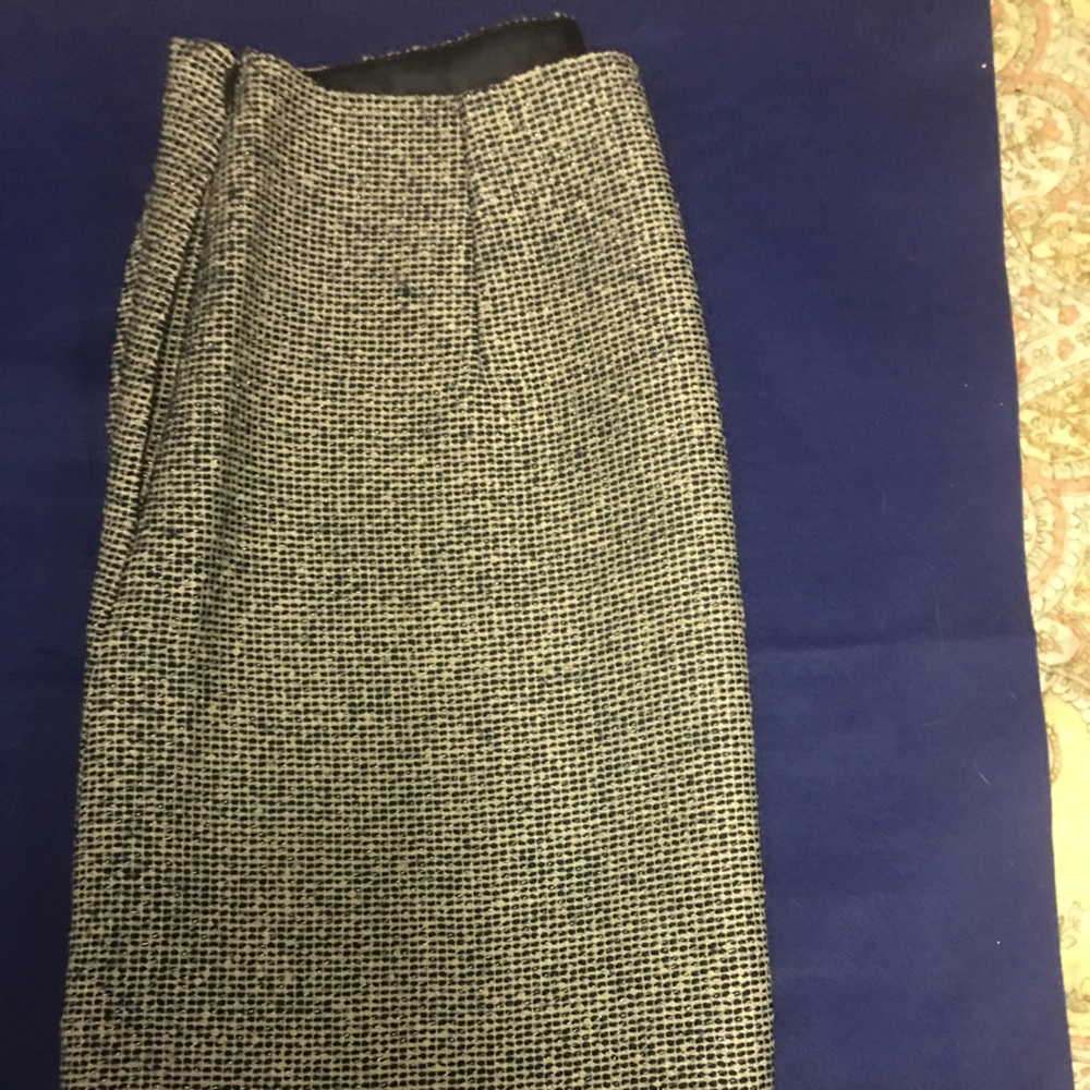 Banana Republic Skirt - Picture 4 of 7